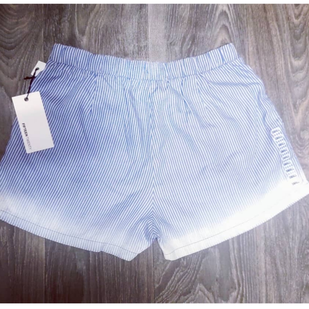Woman linen shorts